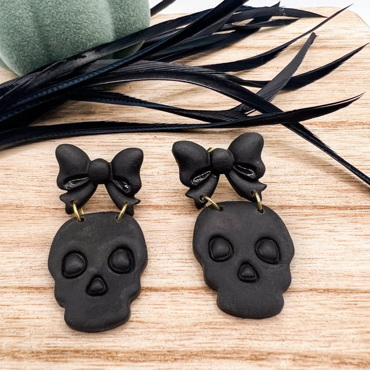 Pretty skull earrings